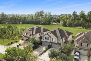 211 Bloomhill Pl, The Woodlands, TX 77354 - Photo 3