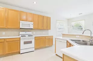 4702 Rolling View Ct, Houston, TX 77345 - Photo 9