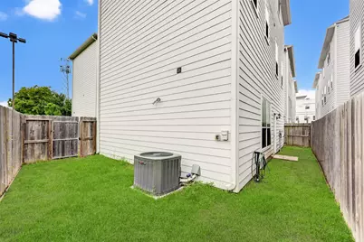 705 Rd Link Road, Houston, TX 77009 - Photo 27