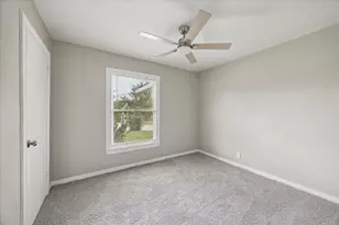 613 Winding Way St, Lake Jackson, TX 77566 - Photo 7