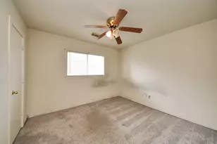 3831 E Traditions Ct, Houston, TX 77082 - Photo 15