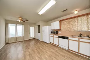 3831 E Traditions Ct, Houston, TX 77082 - Photo 13