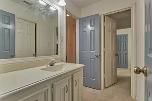 6 Meadow Cove Dr, The Woodlands, TX 77381 - Photo 31