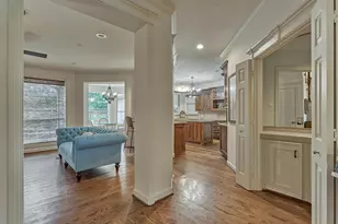 6 Meadow Cove Dr, The Woodlands, TX 77381 - Photo 9