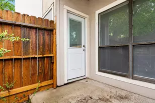 7950 N Stadium Dr, Houston, TX 77030 - Photo 9