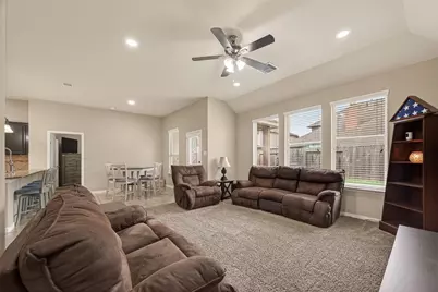 106 Bogey Circle, La Porte, TX 77571 - Photo 9