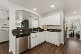 42 Bowie Bend Ct, The Woodlands, TX 77385 - Photo 11