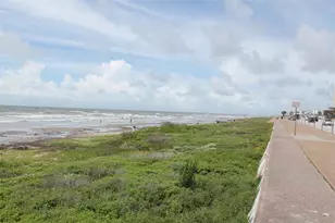 1015 30th St, Galveston, TX 77550 - Photo 9