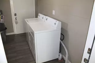 1015 30th St, Galveston, TX 77550 - Photo 23