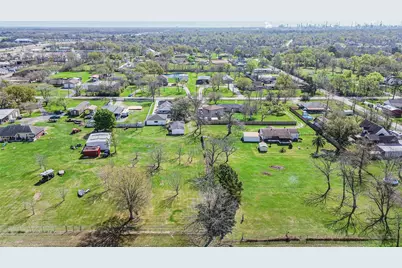 163 Oakland St, Baytown, TX 77520 - Photo 39