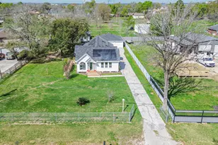 163 Oakland St, Baytown, TX 77520 - Photo 1