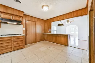 163 Oakland St, Baytown, TX 77520 - Photo 11