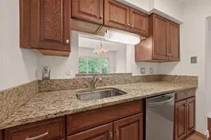 1800 Stoney Brook Dr, Houston, TX 77063 - Photo 11