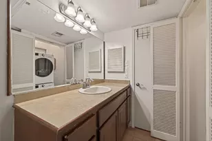 1800 Stoney Brook Dr, Houston, TX 77063 - Photo 29