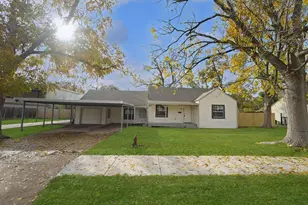 214 E 1st St, Deer Park, TX 77536 - Photo 1