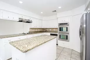 7822 Albin Ln, Houston, TX 77071 - Photo 9