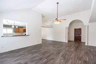 4739 Backenberry Dr, Friendswood, TX 77546 - Photo 9