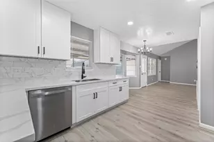 12815 Emporia St, Houston, TX 77015 - Photo 11