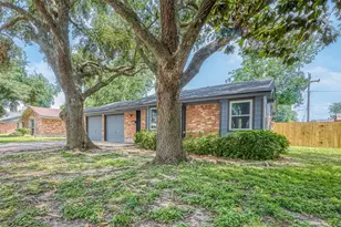 10935 Gulfdale Dr, Houston, TX 77075 - Photo 9