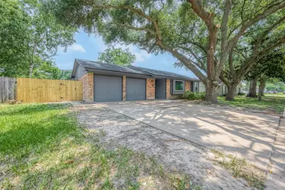 10935 Gulfdale Drive, Houston, TX 77075 - Photo 5