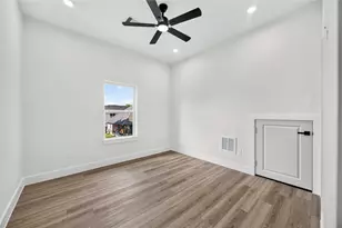 7926 Jester St, Houston, TX 77051 - Photo 25