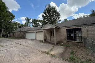 15823 Oleta Ln, Sugar Land, TX 77498 - Photo 3