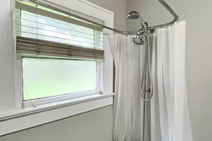 4009 Oakridge St, Houston, TX 77009 - Photo 13