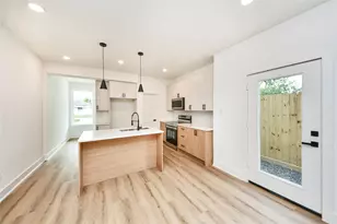 934 South Ln, Houston, TX 77088 - Photo 7