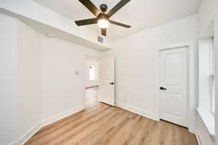 934 South Ln, Houston, TX 77088 - Photo 9