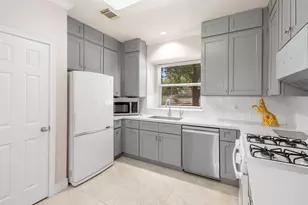 7138 Sun Village Dr, Houston, TX 77083 - Photo 9