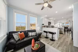 4121 Pointe W Dr, Galveston, TX 77554 - Photo 3