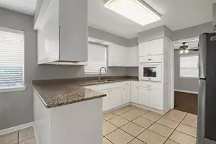 18230 Caprice Ln, Houston, TX 77058 - Photo 33