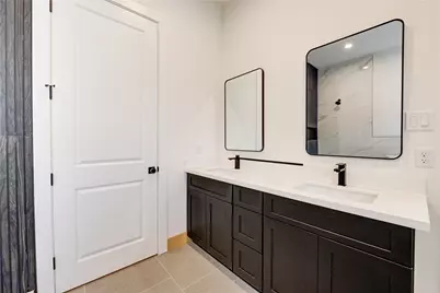 9007 Noel A and B Street, Houston, TX 77033 - Photo 31