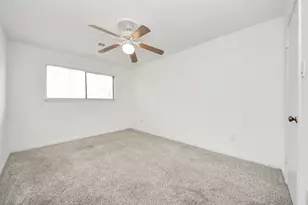 4701 Spring Ln, Baytown, TX 77521 - Photo 31