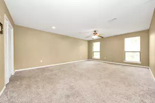 4701 Spring Ln, Baytown, TX 77521 - Photo 37