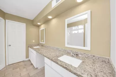 4701 Spring Lane, Baytown, TX 77521 - Photo 15