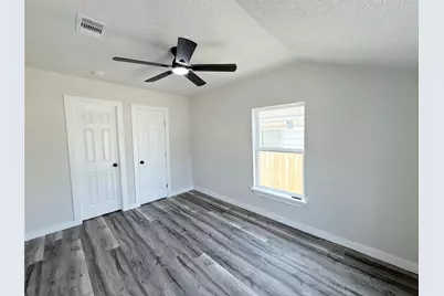 506 S Iowa Street, La Porte, TX 77571 - Photo 5