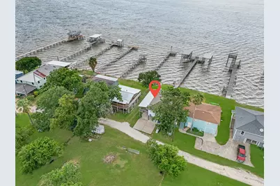 211 Captains Road, Anahuac, TX 77514 - Photo 5