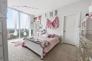 121 N Post Oak Ln, Houston, TX 77024 - Photo 21