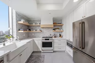 121 N Post Oak Ln, Houston, TX 77024 - Photo 9