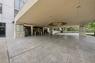 121 N Post Oak Ln, Houston, TX 77024 - Photo 27