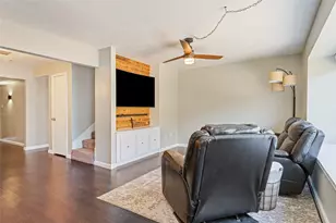 3808 Laura Leigh Dr, Friendswood, TX 77546 - Photo 7