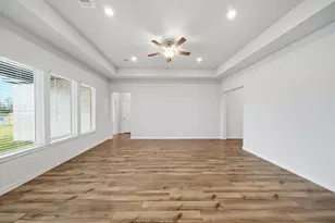 101 Lake Woodshore Ct, Clute, TX 77531 - Photo 15