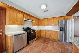 2115 Gardenia Dr, Houston, TX 77018 - Photo 9