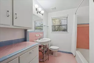 2115 Gardenia Dr, Houston, TX 77018 - Photo 11