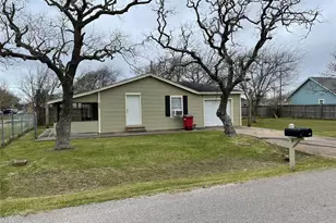 609 N Avenue D, Freeport, TX 77541 - Photo 1