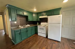 609 N Avenue D, Freeport, TX 77541 - Photo 5