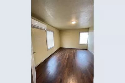 609 N Avenue D, Freeport, TX 77541 - Photo 9