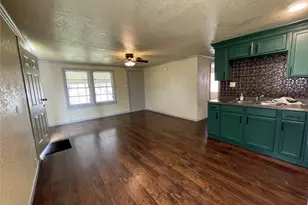 609 N Avenue D, Freeport, TX 77541 - Photo 3