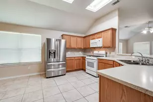 8402 Coleus Ln, Baytown, TX 77521 - Photo 11